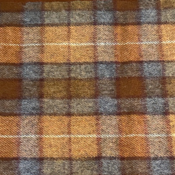 🌟HP🌟NWOT Tan & Gray Plaid 100% Lambswool Scarf Blarney Woollen Mills Ireland - Picture 9 of 9
